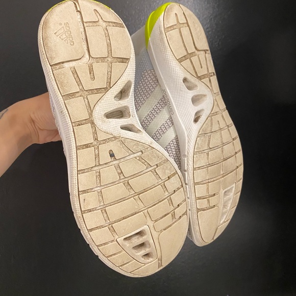 ADIDAS SNEAKERS SZ 6 - Picture 3 of 5